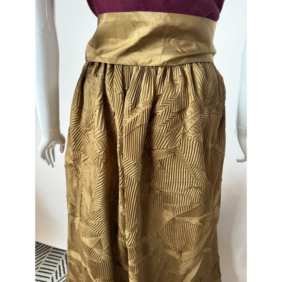 Vintage USA Gold Full-Length Skirt size 8 With Bow Waist & Textured Pattern Poly - Picture 9 of 16